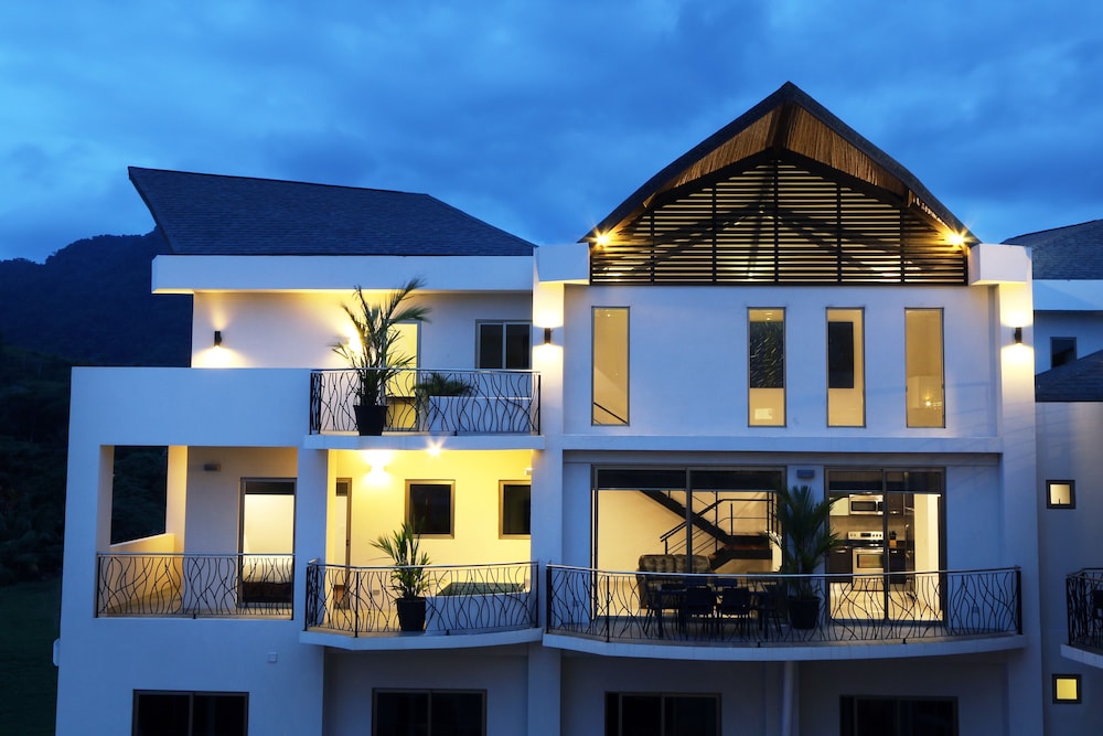 Sky Penthouses At Oceano 2/50
