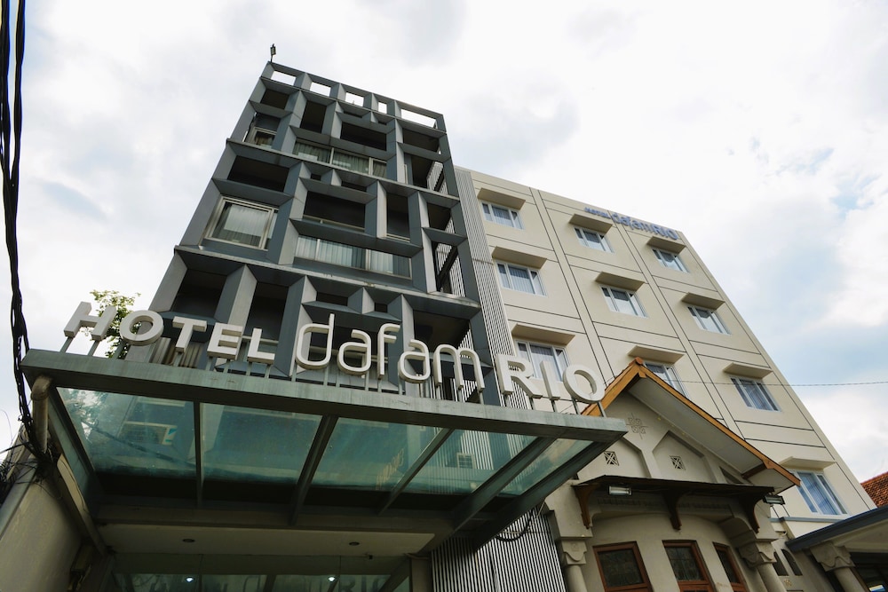 Hotel Dafam Rio Bandung 2/59