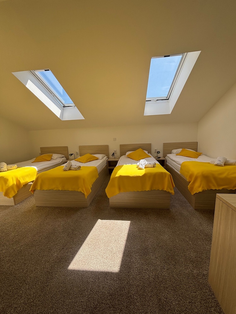 London Rooms Zagreb Airport 25/48