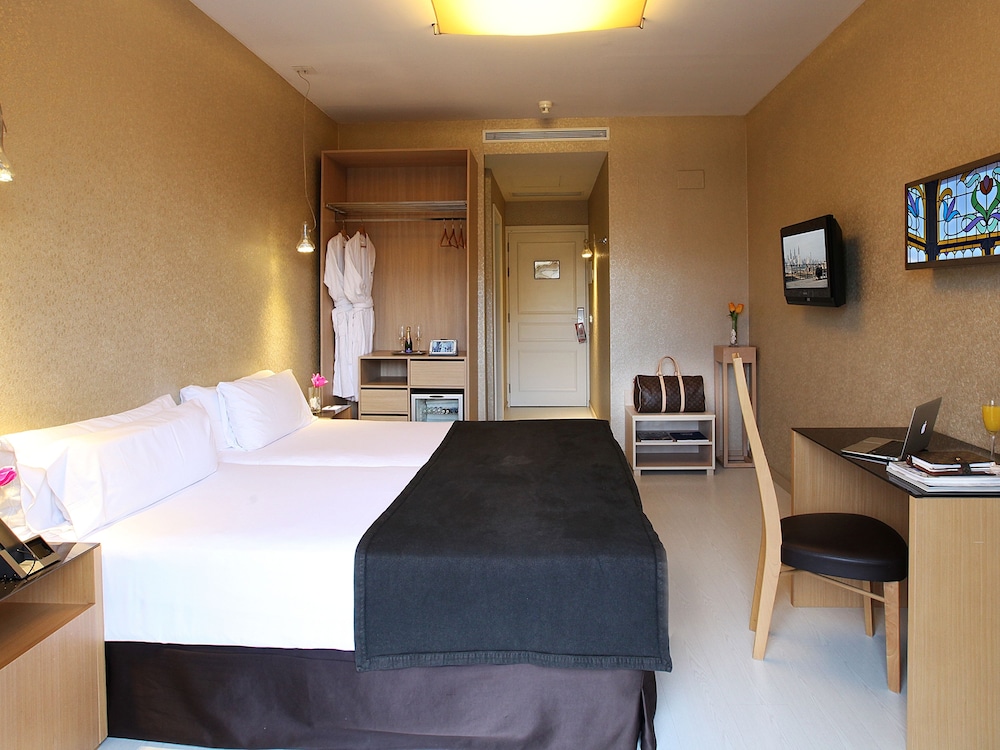 CITY, DOUBLE BED