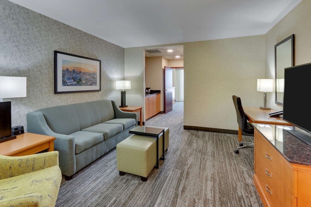 Drury Inn & Suites Orlando 41/60
