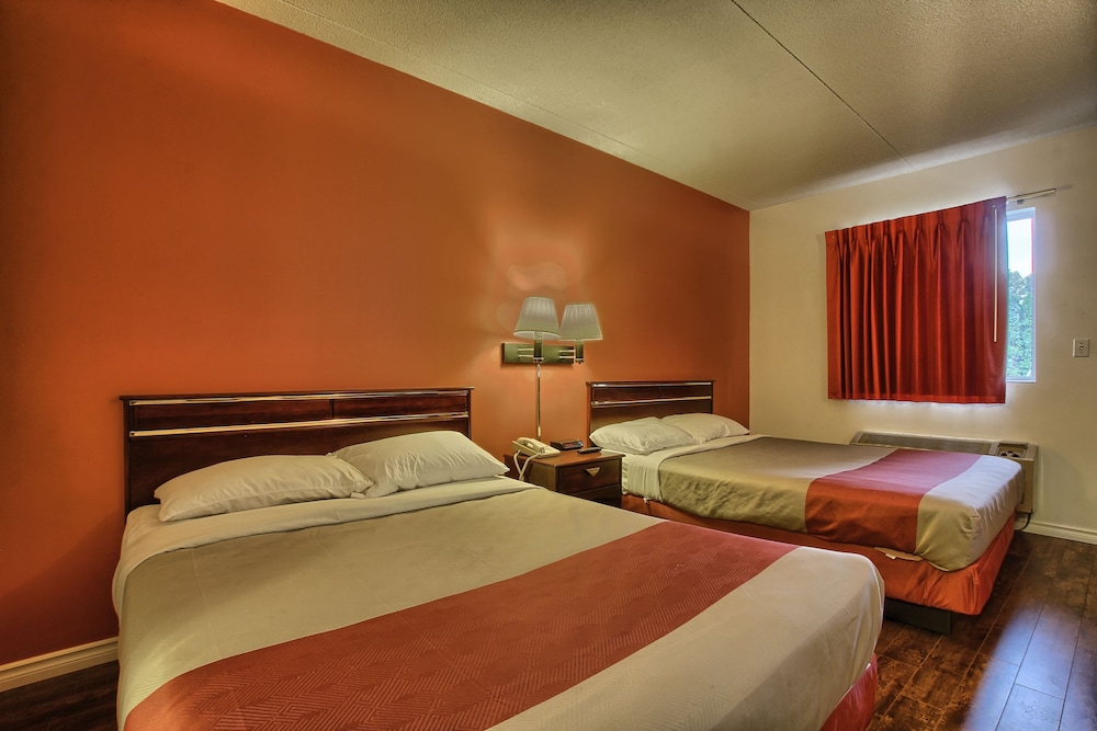 Motel6 Windsor ON 18/40