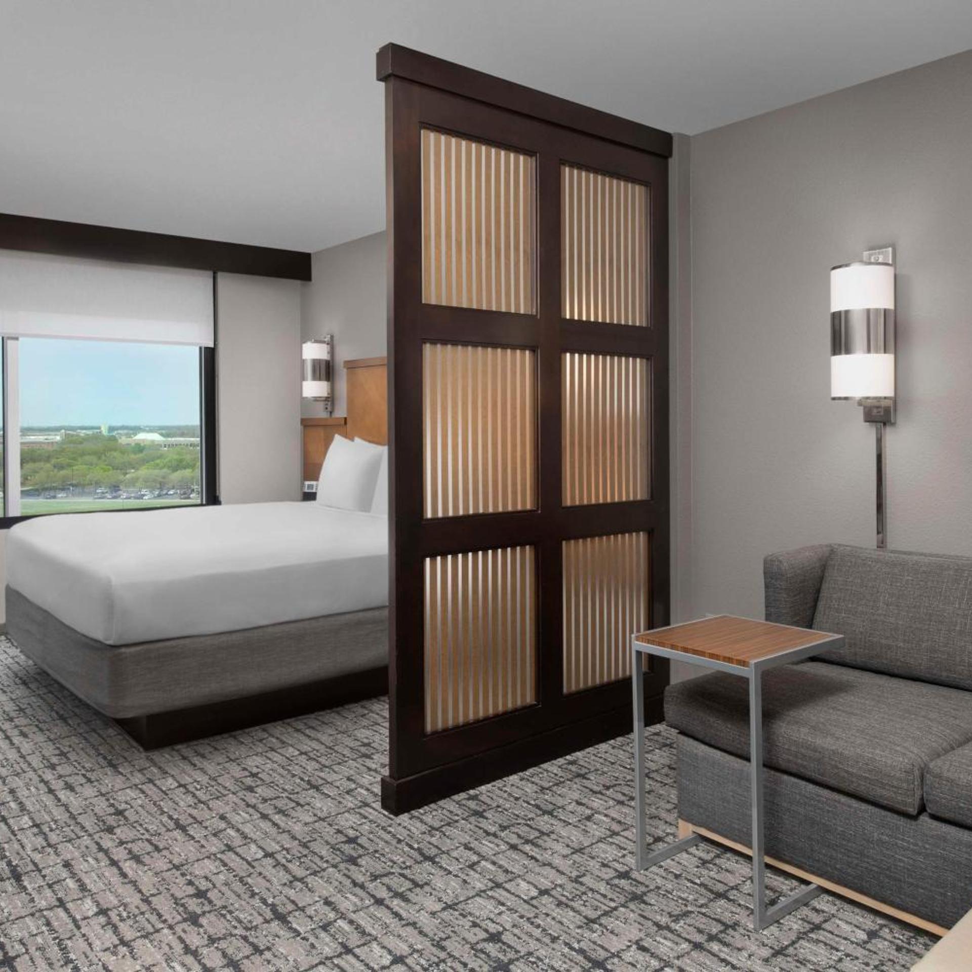 Room, King Bed, Lake View, Sofa