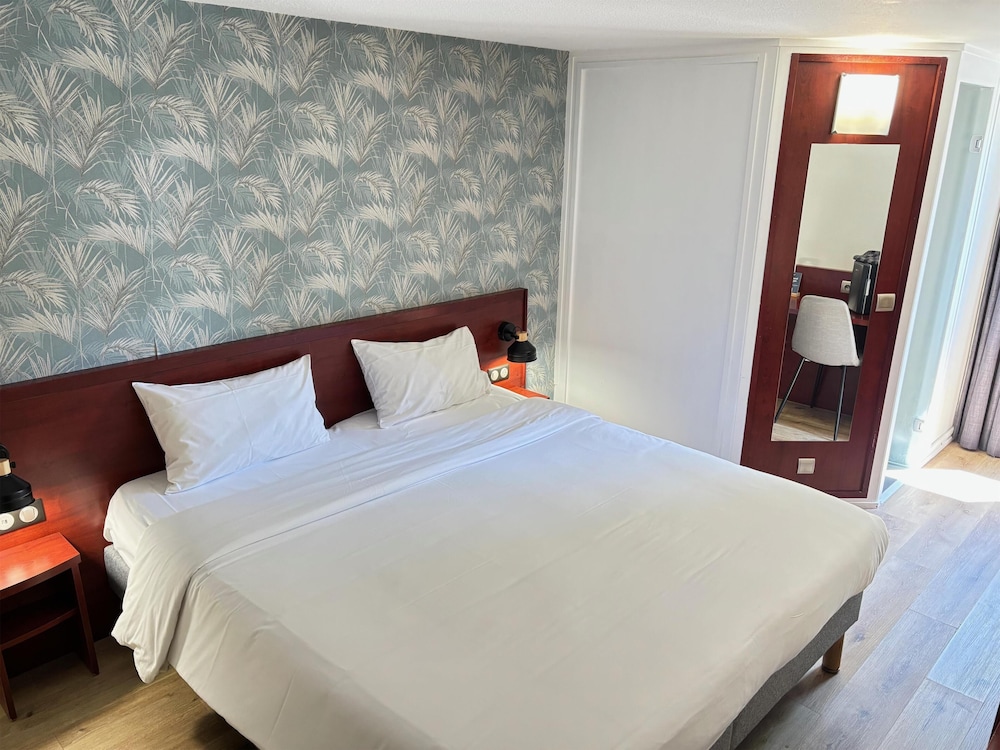 KYRIAD BORDEAUX - LORMONT 12/44