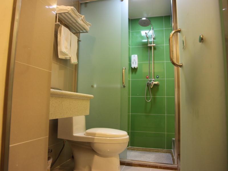 GreenTree Inn Zaozhuang High-speed Train Station Express Hotel 26/31