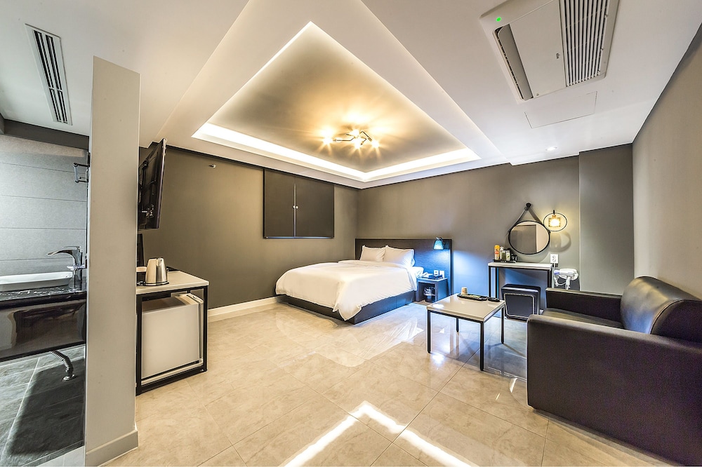 Chuncheon Hotel View 9/17