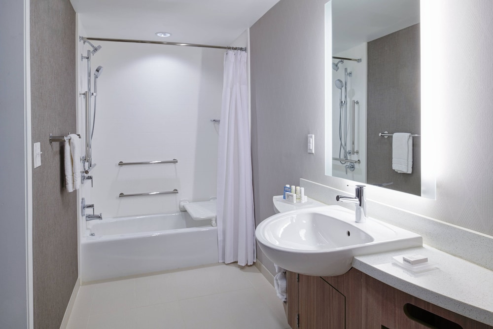 Springhill Suites Detroit Wixom 9/28