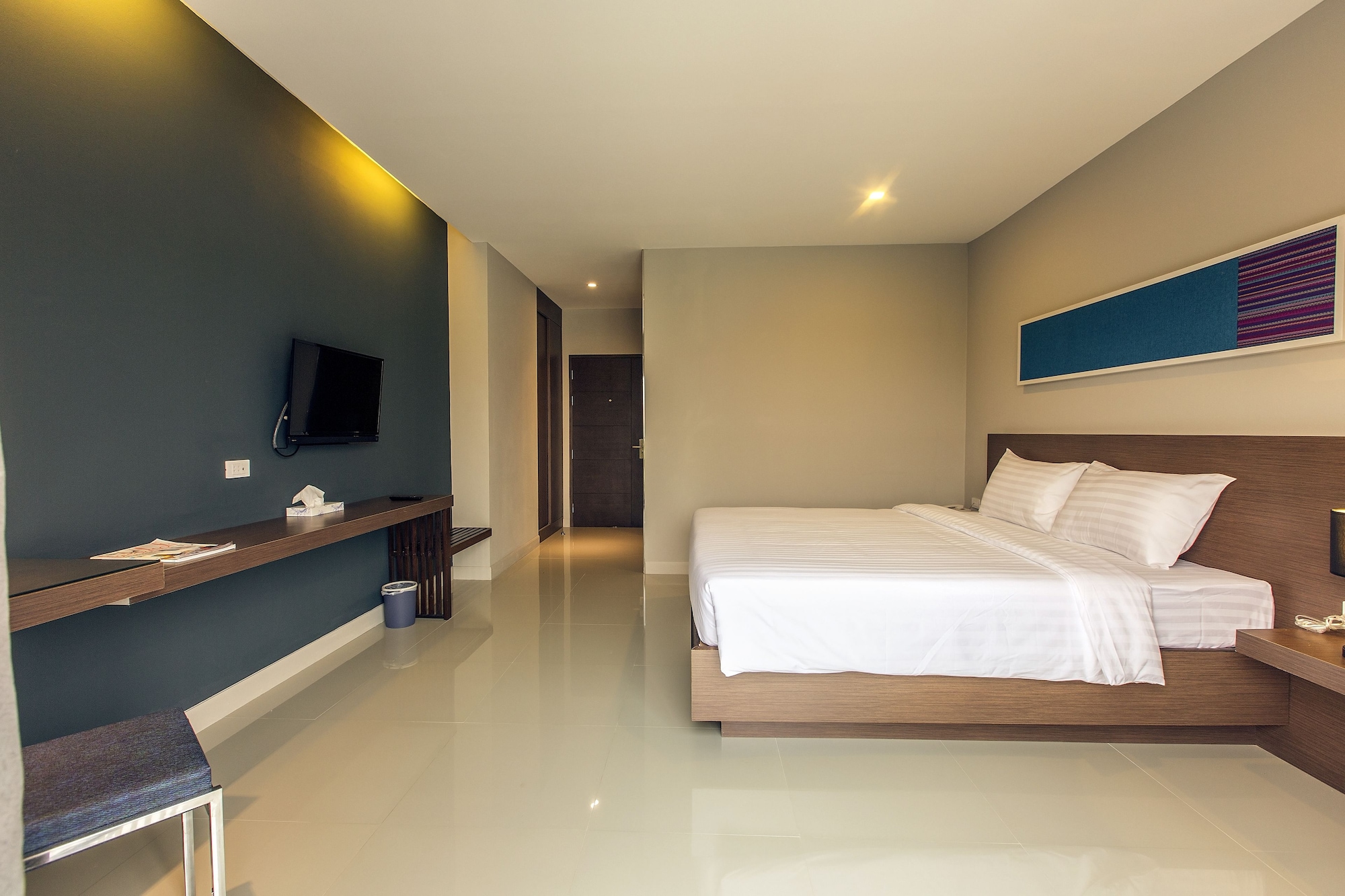 DELUXE, DOUBLE BED