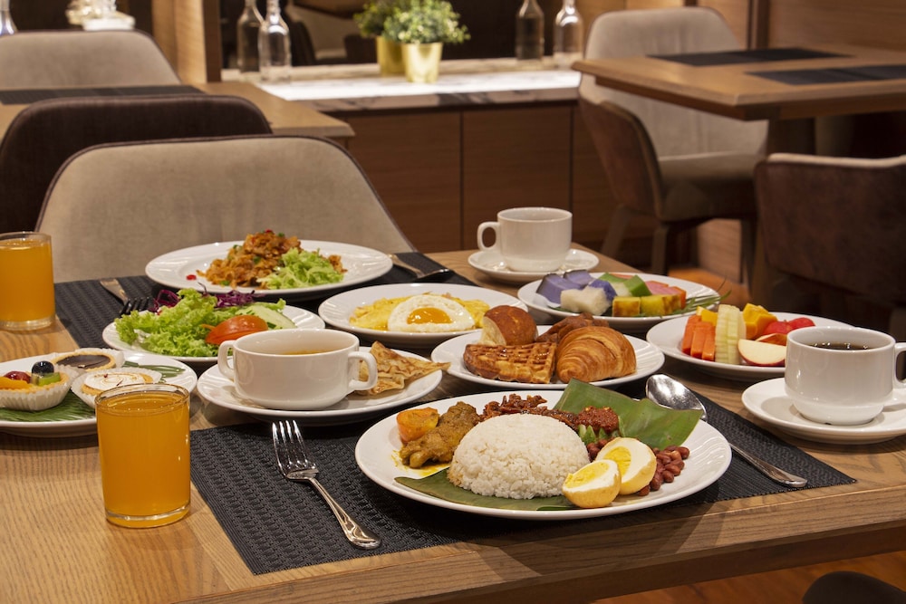 VICTORIA GARDEN HOTEL 40/50