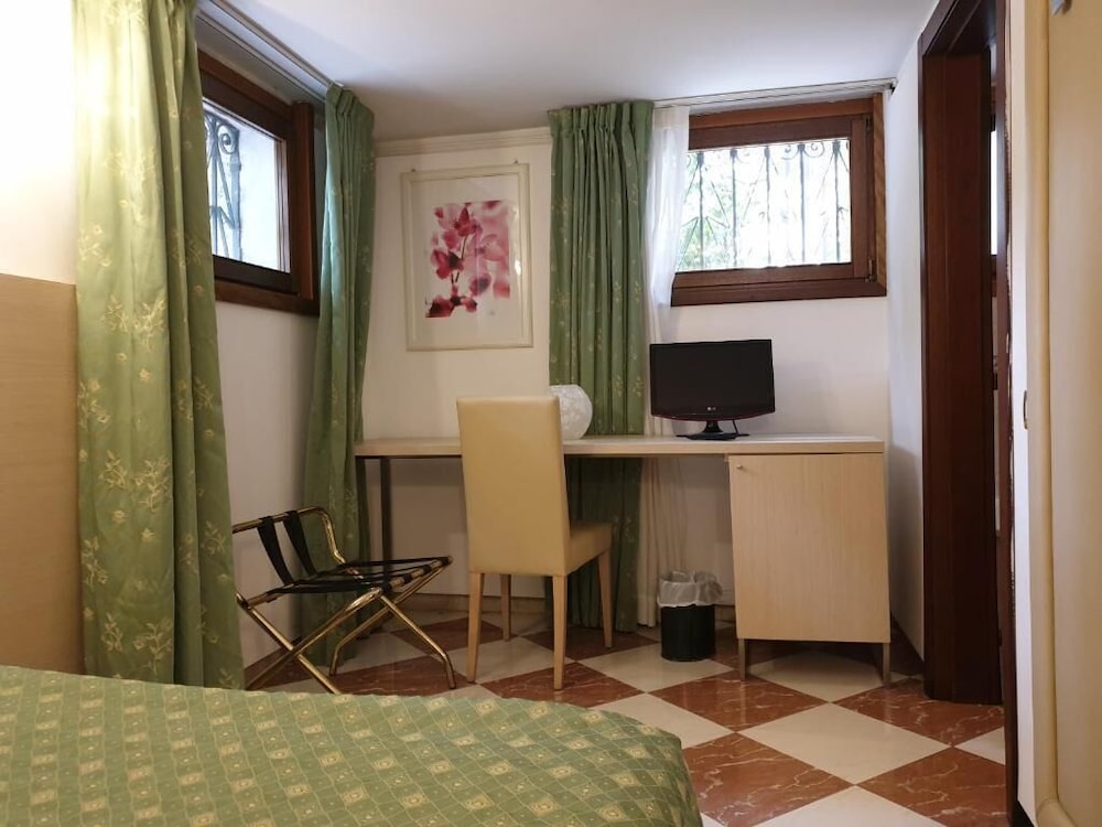 Hotel Villa Cipro 43/62