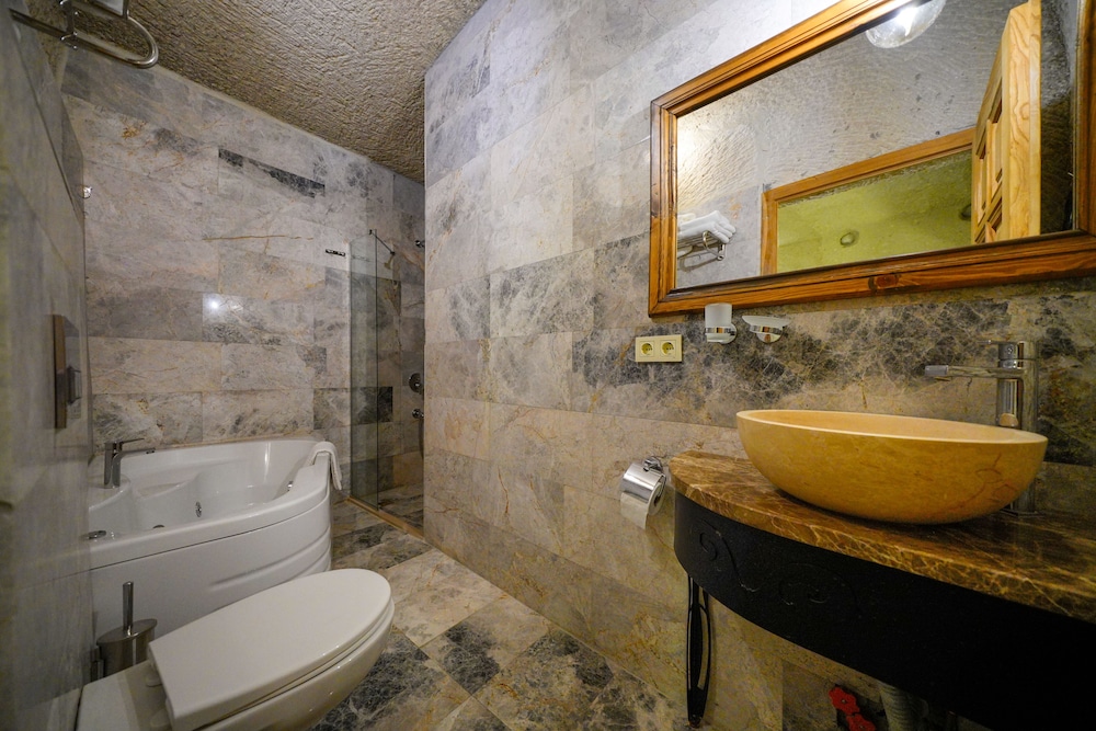 Cave Hotel Saksagan 46/48