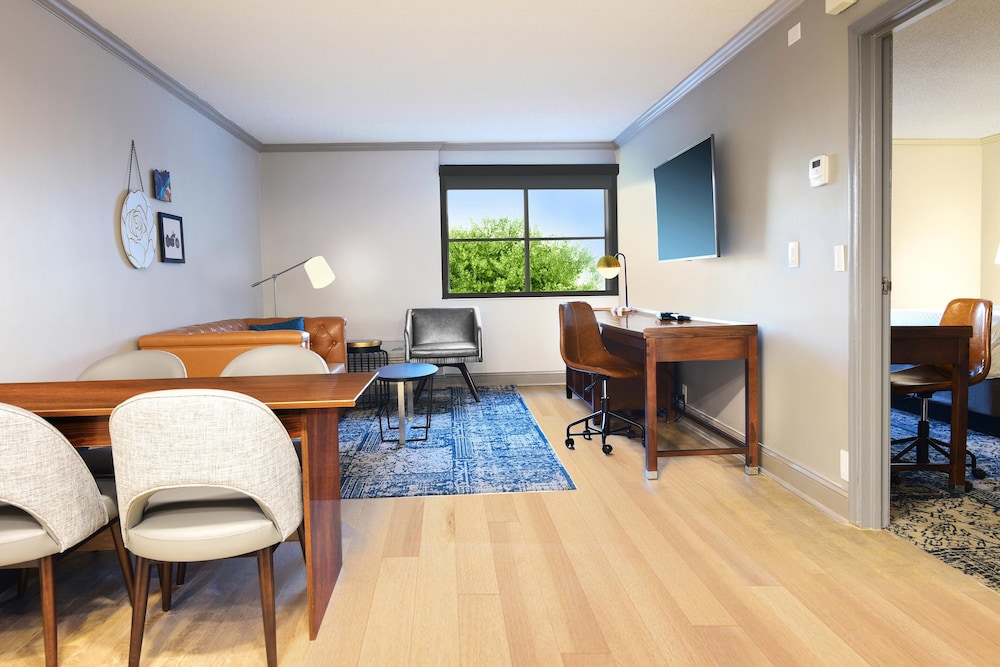 Four Points By Sheraton York 8/26