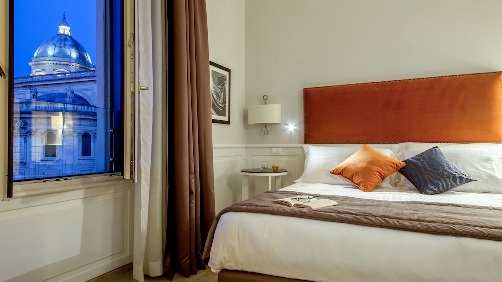 ROOM, TRIPLE, CITY VIEW