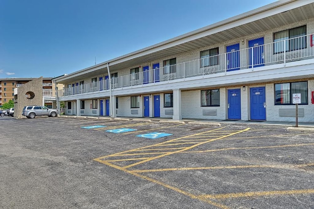 Motel6 Villa Park, IL - Chicago West 52/65