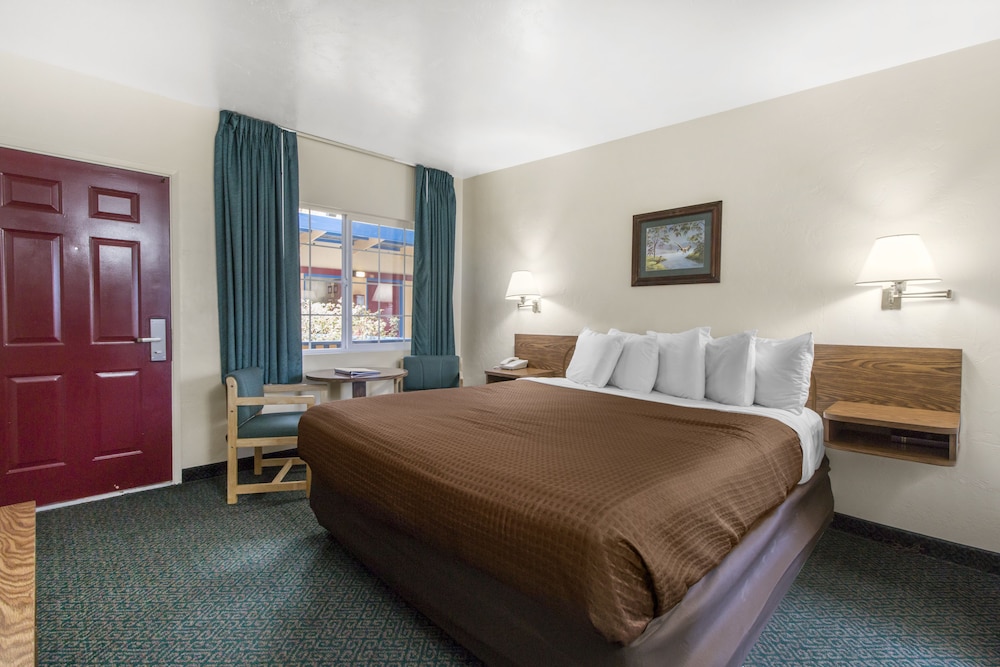 Town House Motel - Historic Old Town Eureka 24/37
