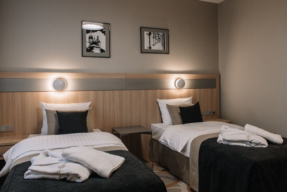 CLASSIC, DOUBLE OR TWIN BED