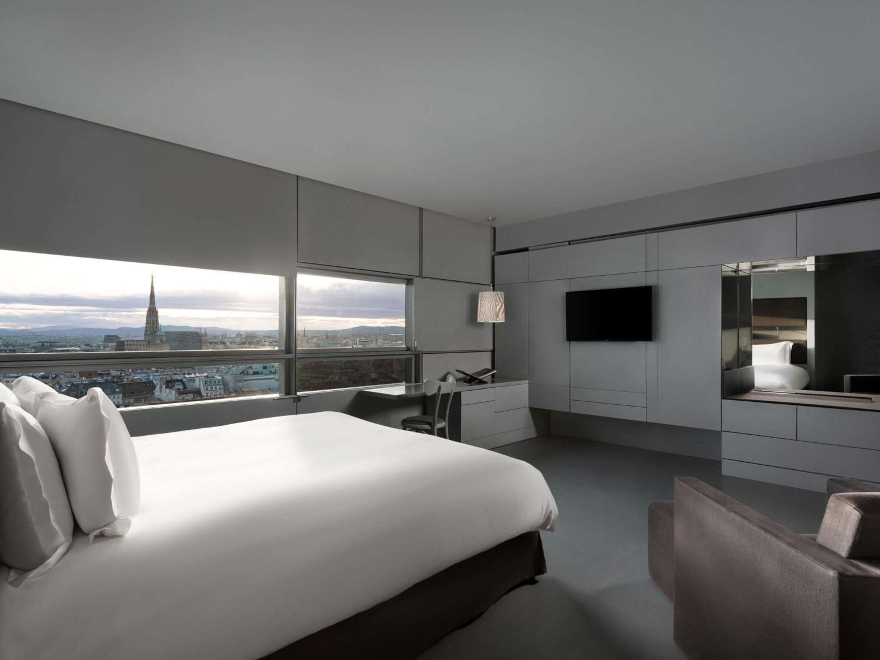 Executive, King Bed, High Floor