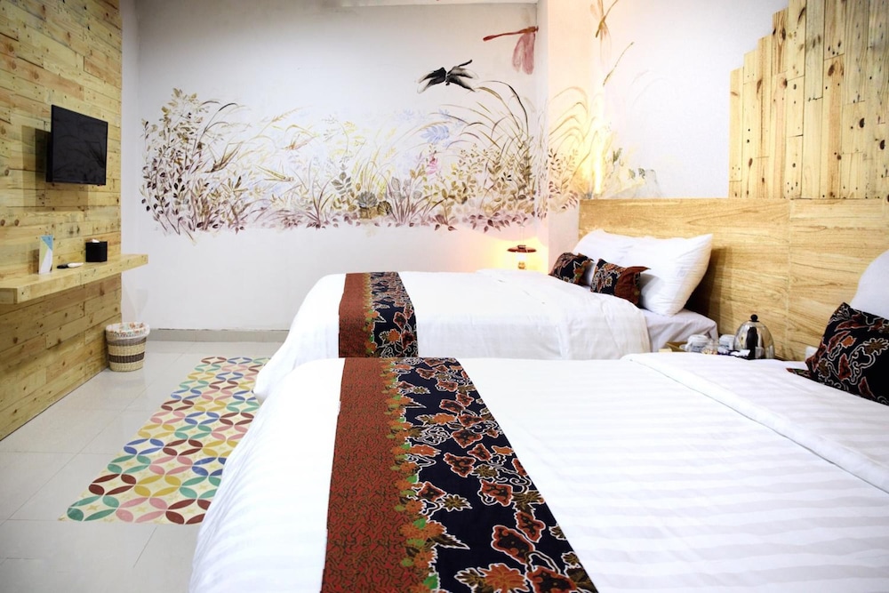 Omah Njonja Bed & Brasserie 10/63