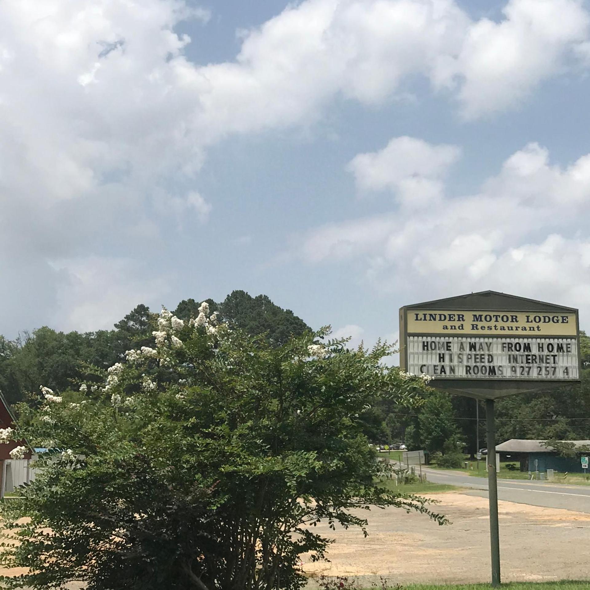 Linder Motor Lodge 14/21