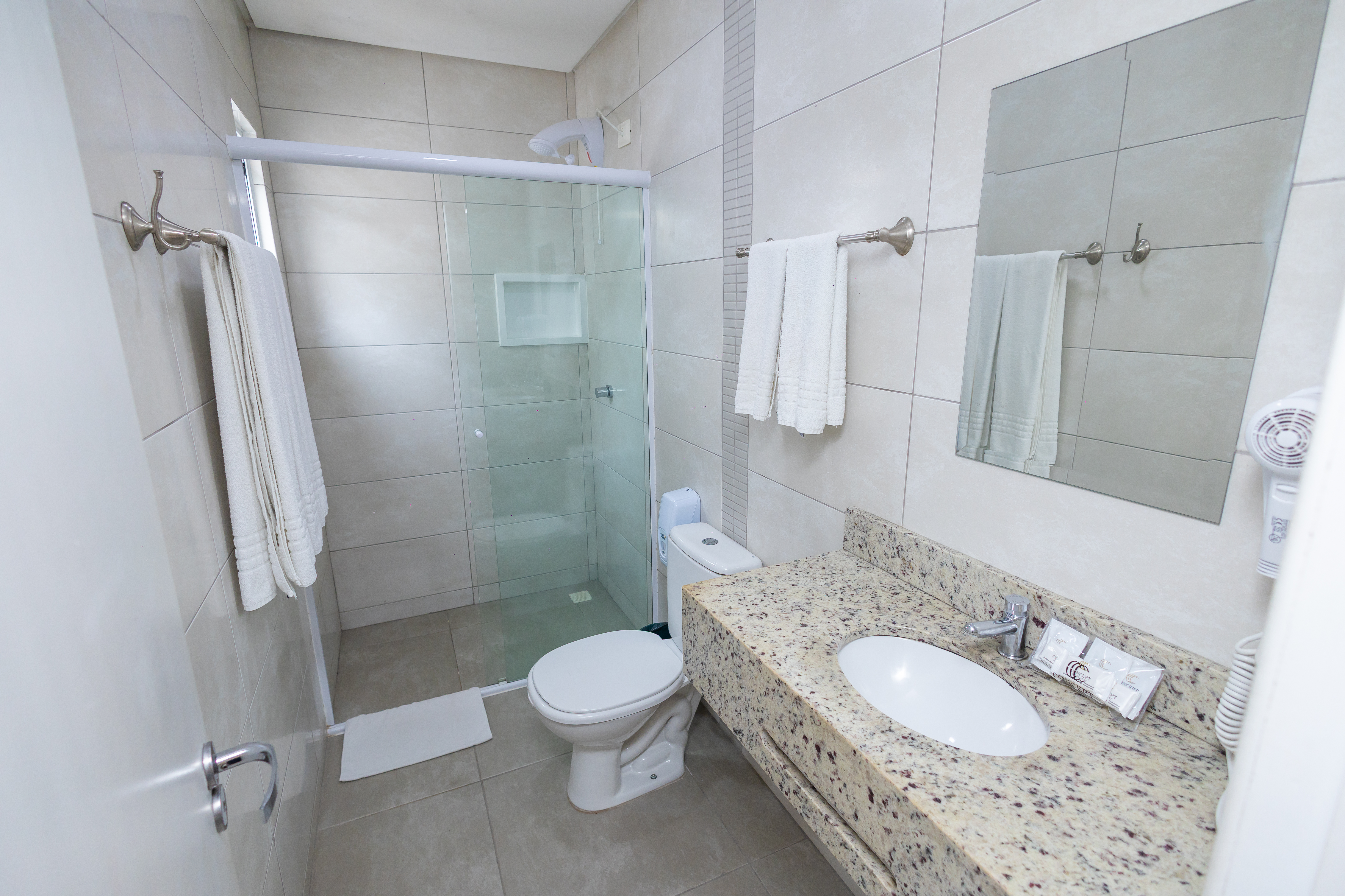 غرفة قياسية ثلاثية، Concept Hotel Flat 8/10