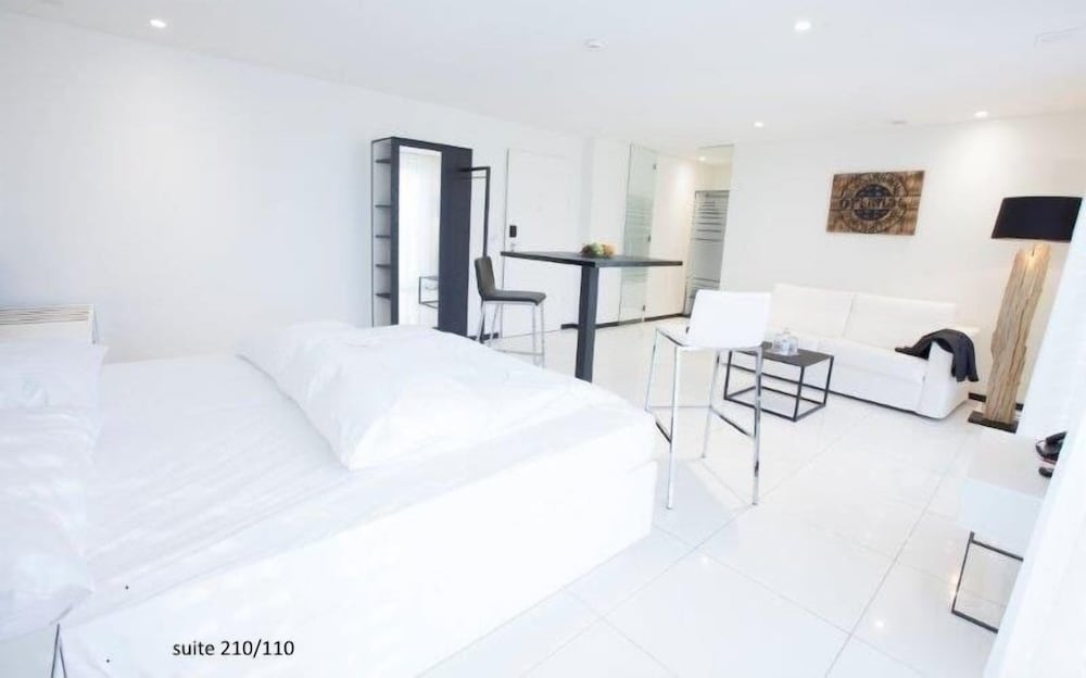 THESSONI HOME ZURICH 21/48