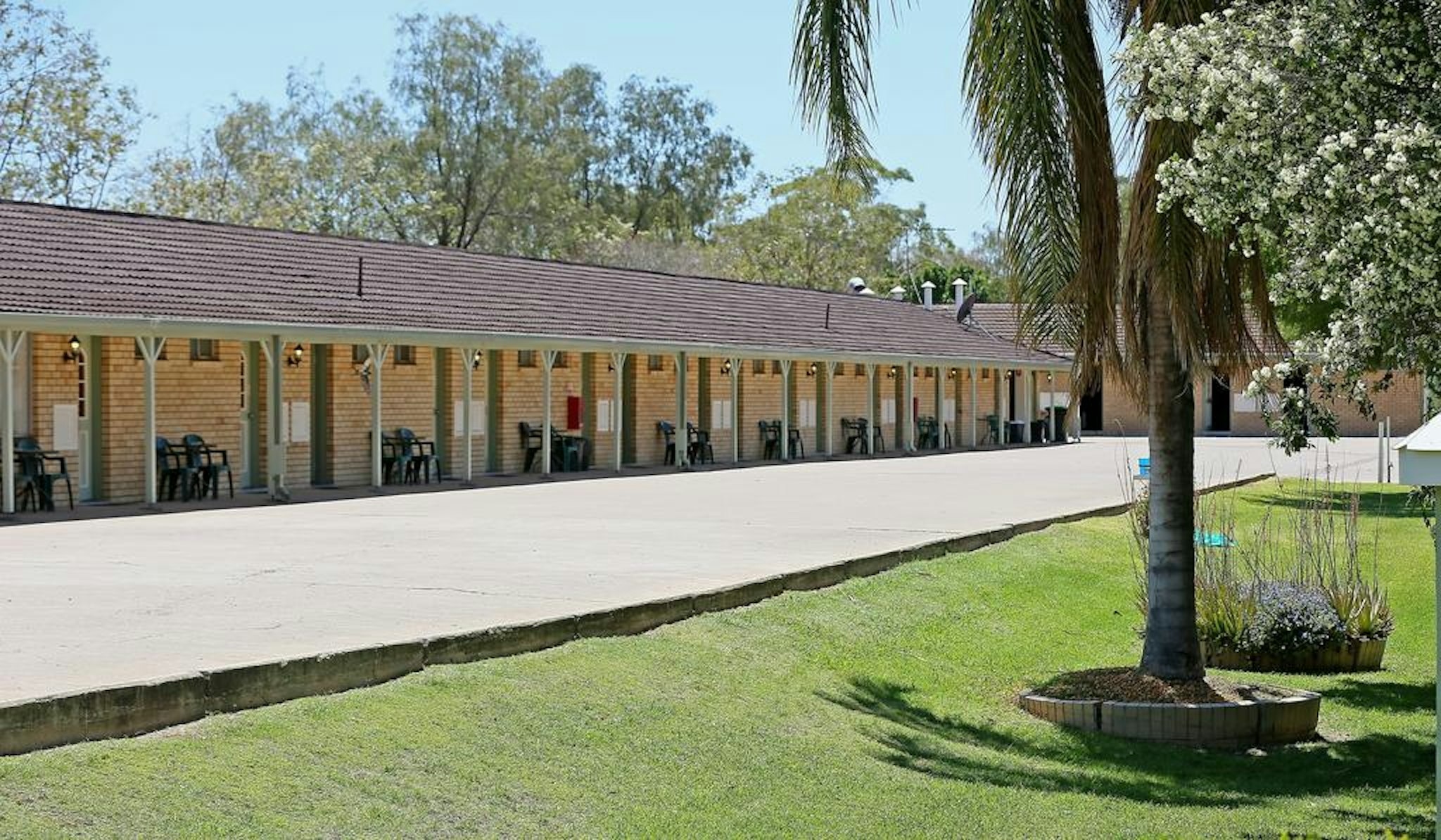 Burke And Wills Motor Inn 41/45