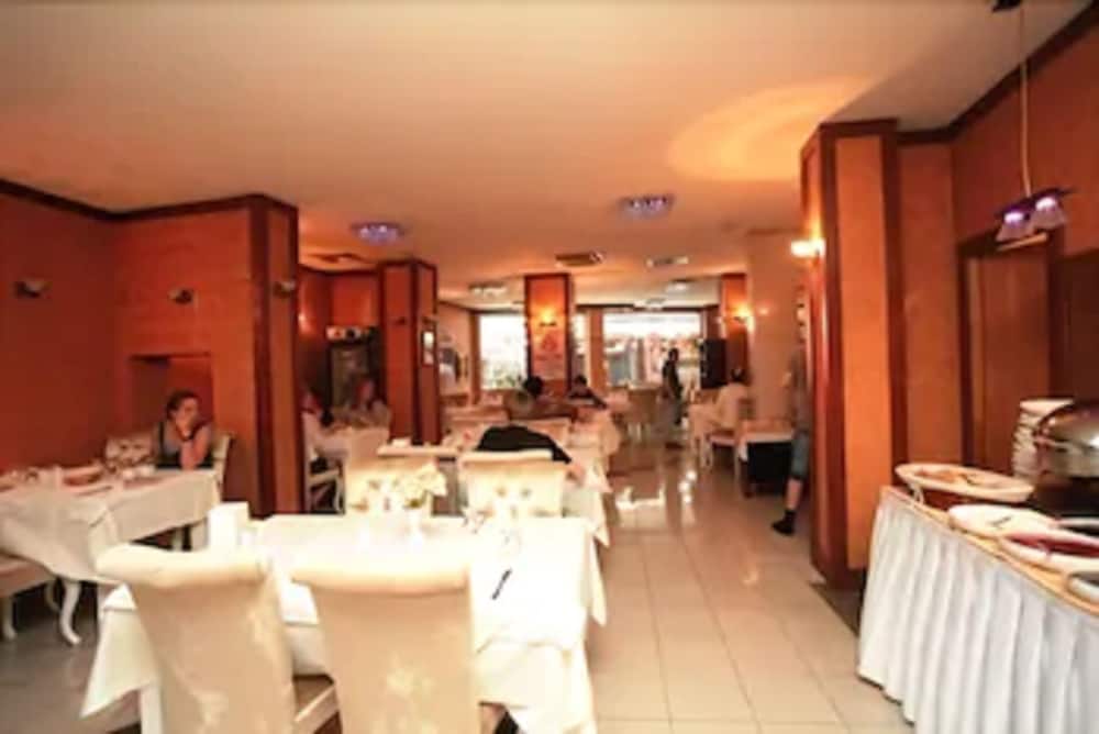 Turvan Hotel 32/38