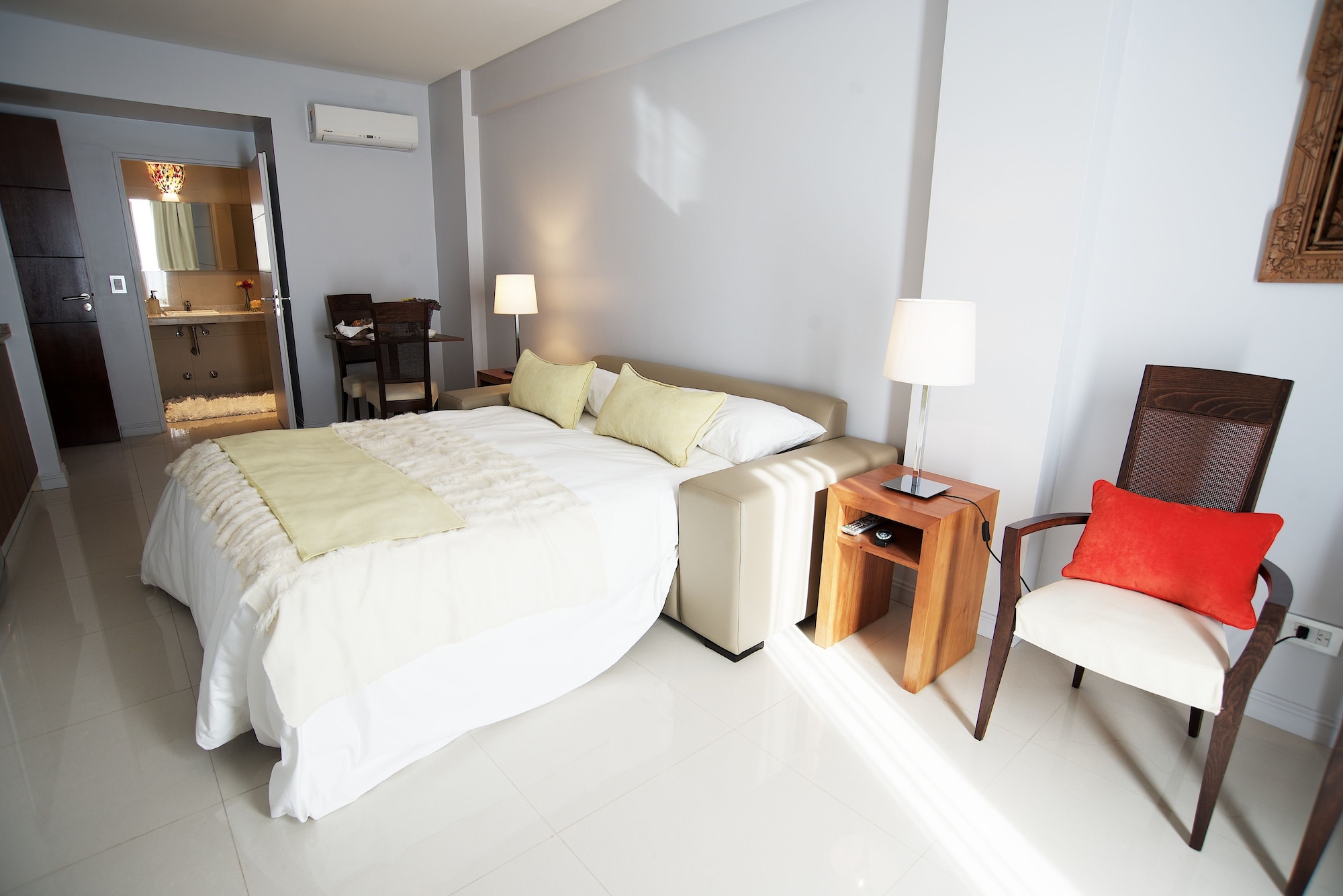 STUDIO, APARTMENT