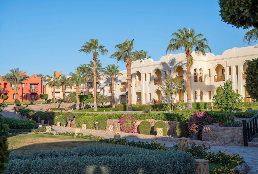 Charmillion Club Resort 45/48