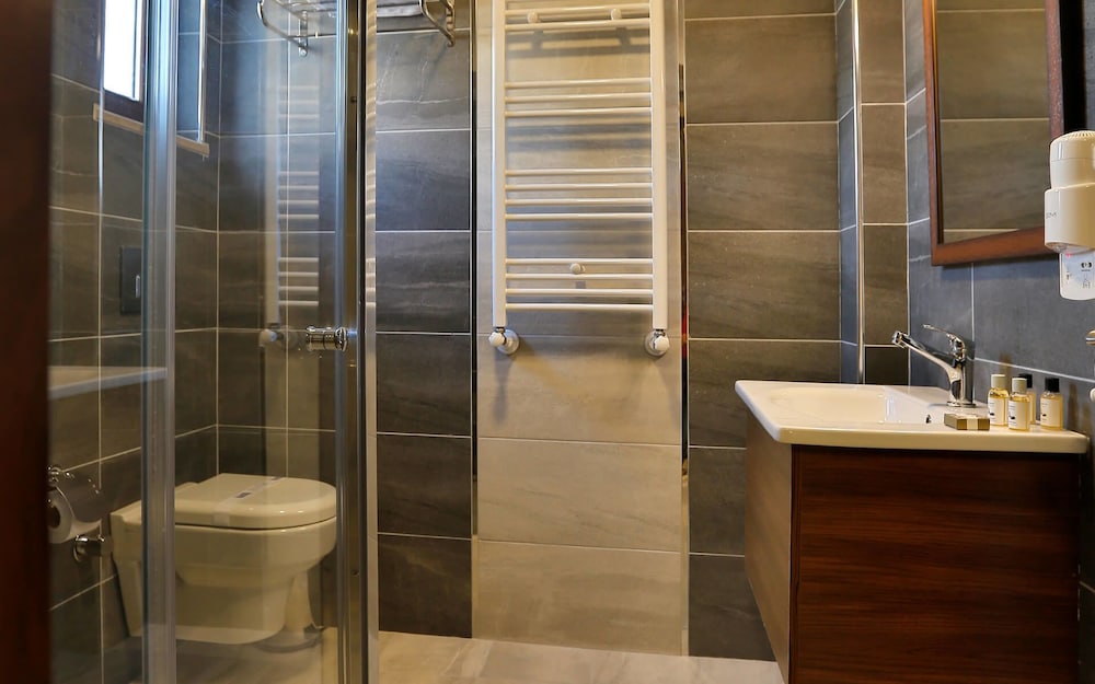 Kule Hotel 58/60