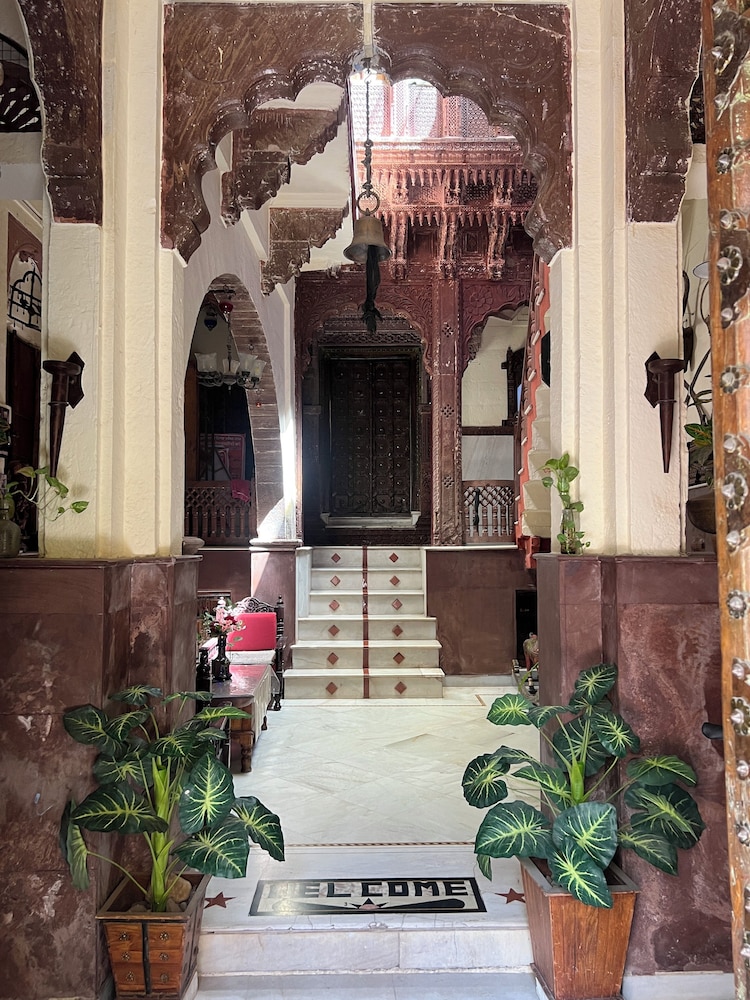 Juna Mahal 28/49
