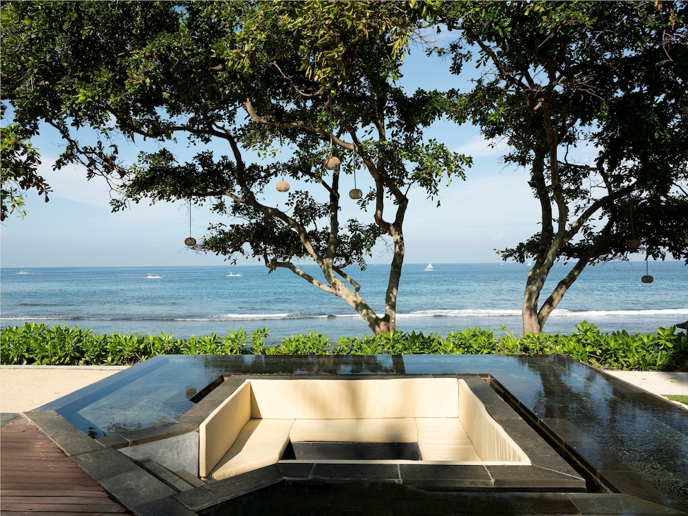 Mangsit Suite By Holiday Resort Lombok 28/39
