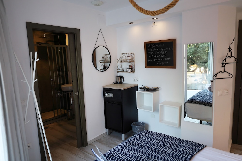 Boutique X 8/65