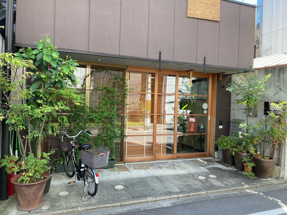 Guesthouse Hyakumanben Cross 41/50