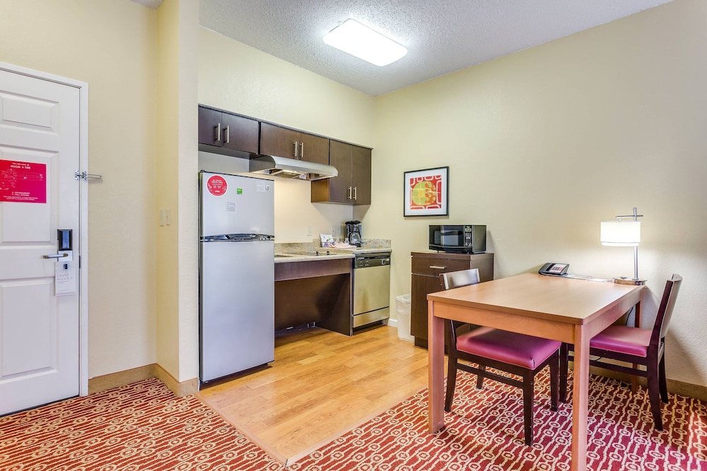TownePlace Suites Dallas Bedford 24/34
