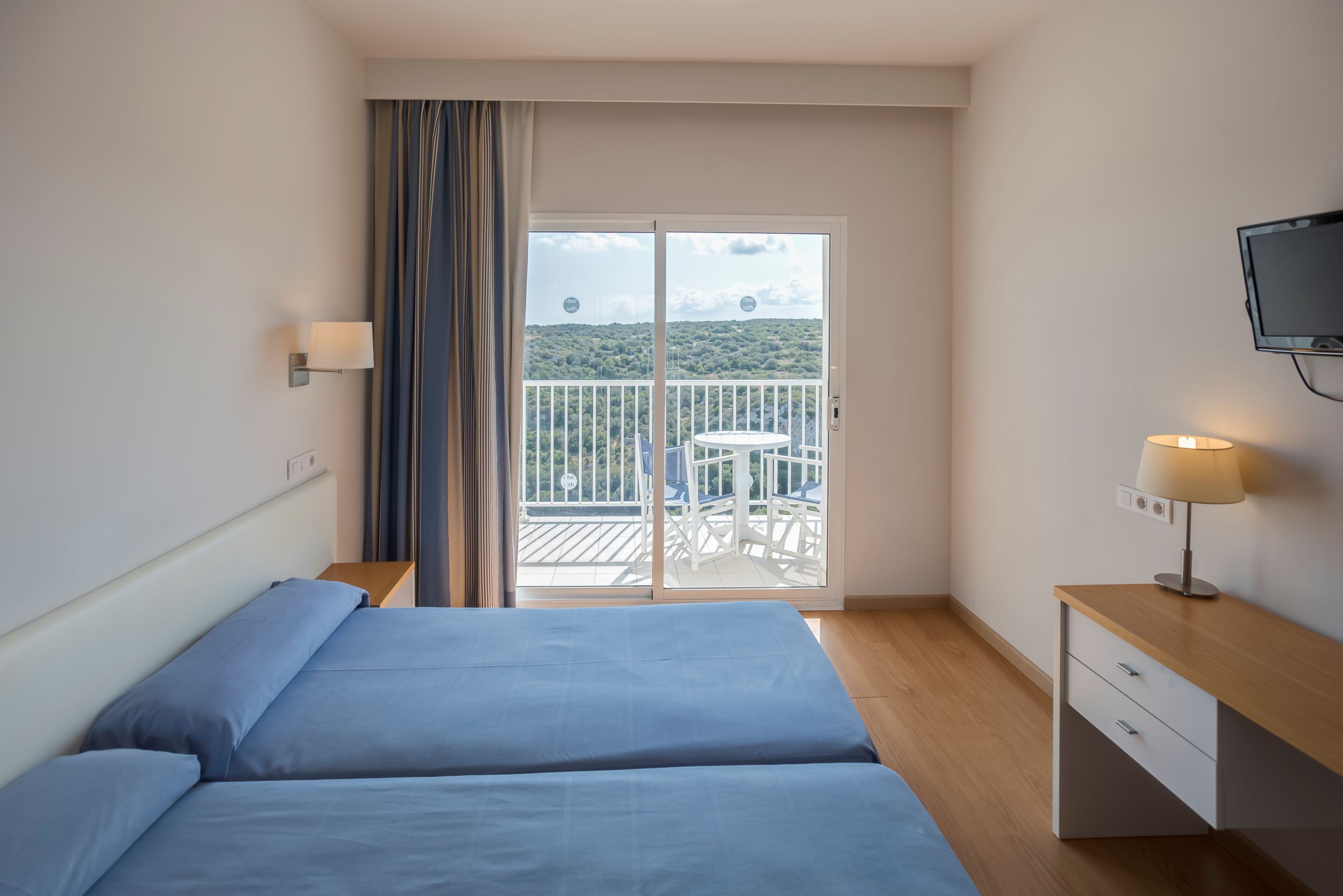 Standard, Double or Twin Bed