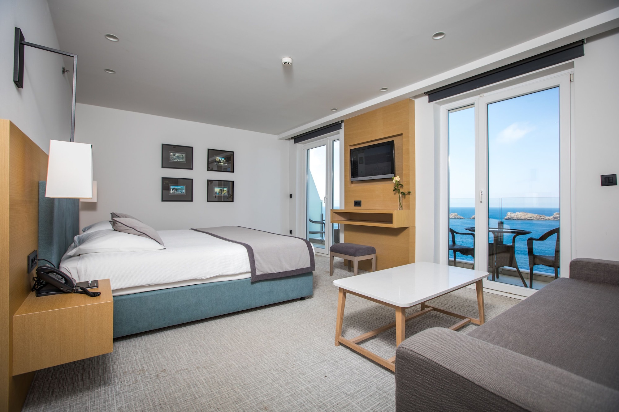 JUNIOR SUITE, SEA VIEW, BALCONY