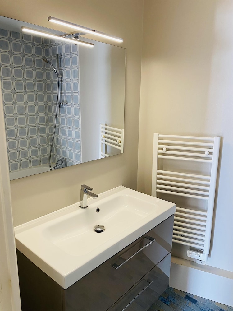 Studio, 1 King and 1 Single Beds, Street View, Balcony