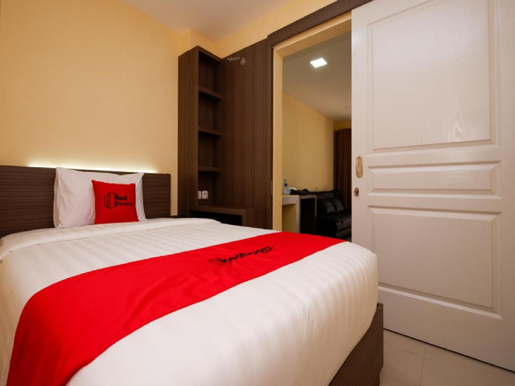 Reddoorz Plus Near Paragon Mall Semarang 12/33