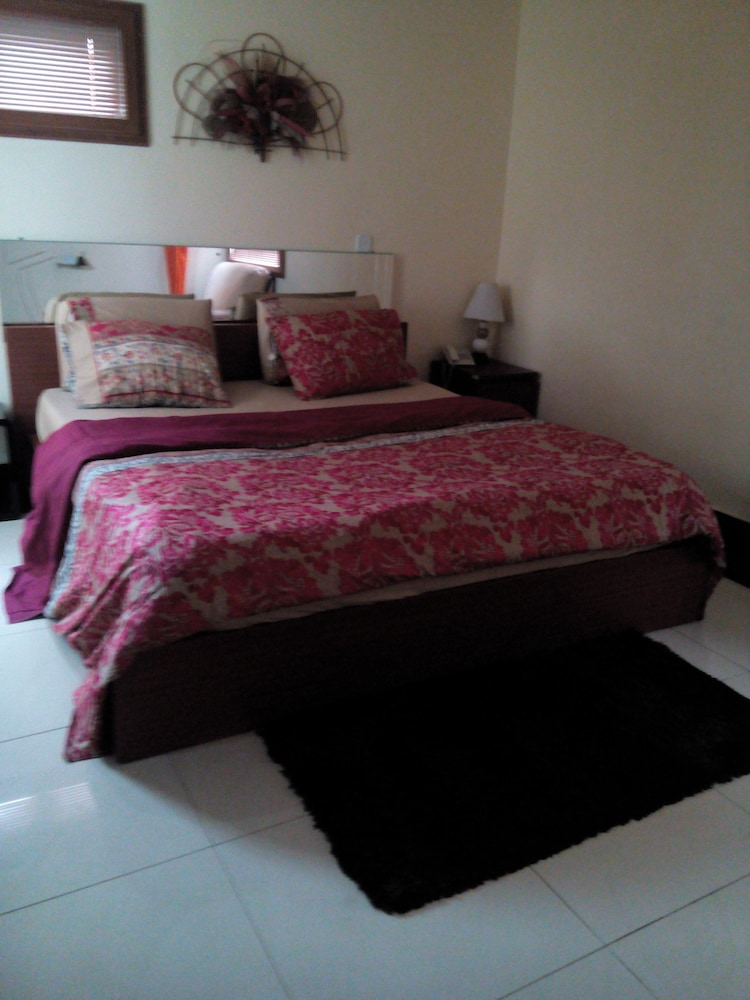 Marshal Suites Luxury Apartments photo5