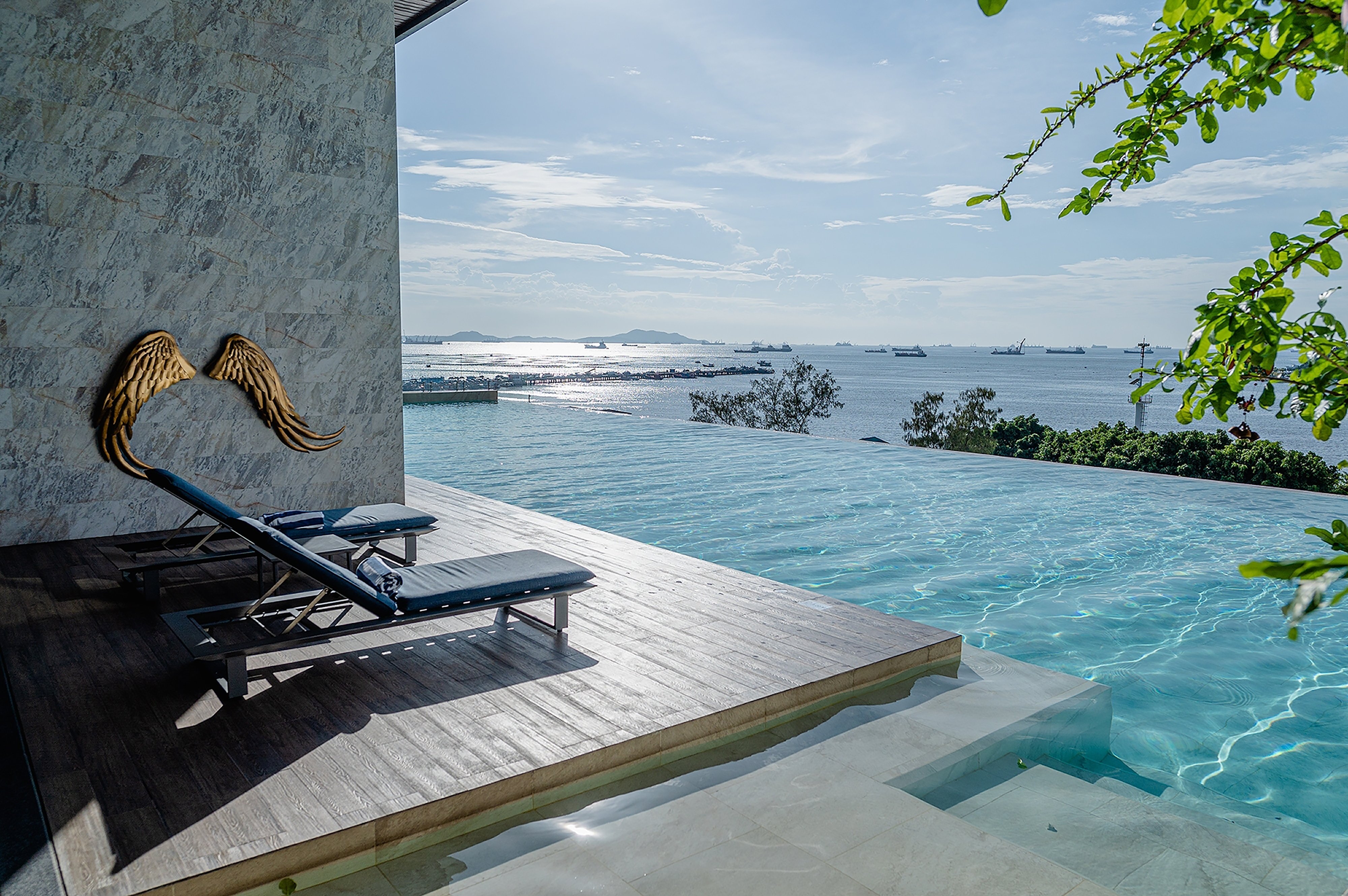 Oakwood Hotel Residence Sri Racha 82/83