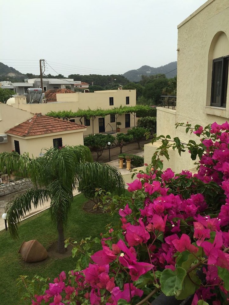 Summerland Hotel & Bungalows - Adults Only 29/34