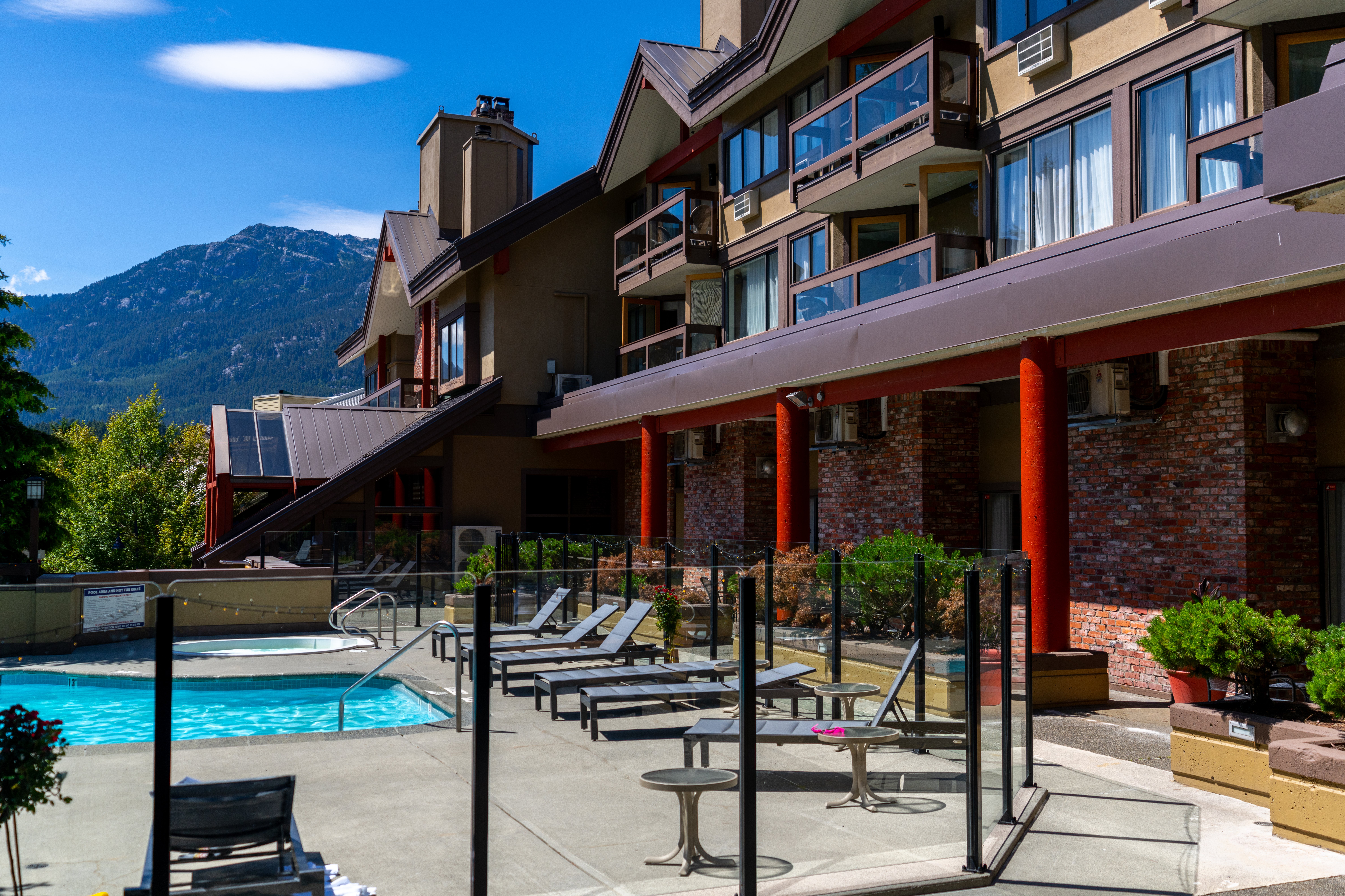 Whistler Village Inn Suites 5/73