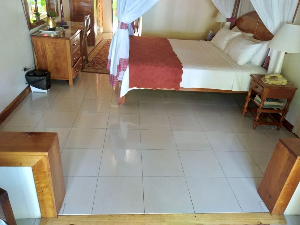 Charela Inn Hotel 23/51