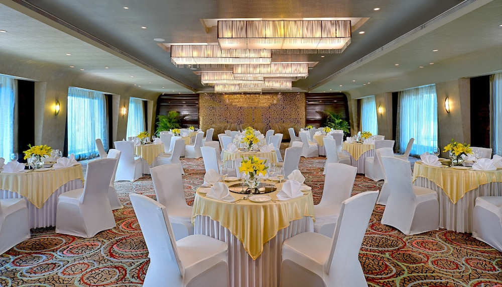 Radisson Mumbai Goregaon 59/75