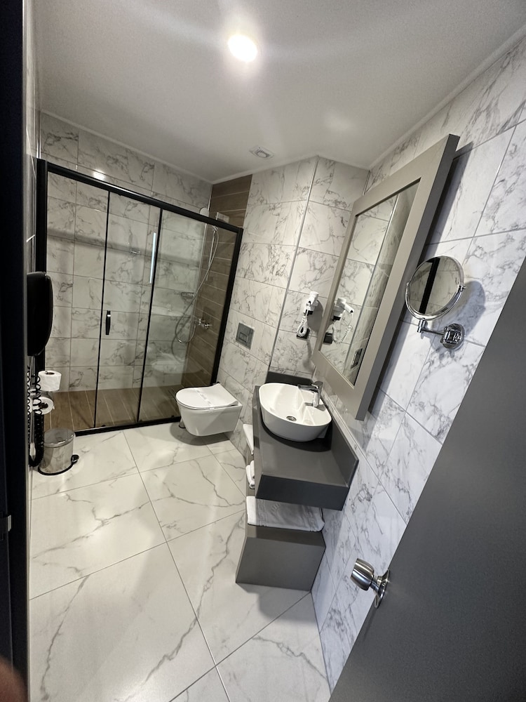 Side Golden Rock Hotel 16 plus Adults Only 36/36