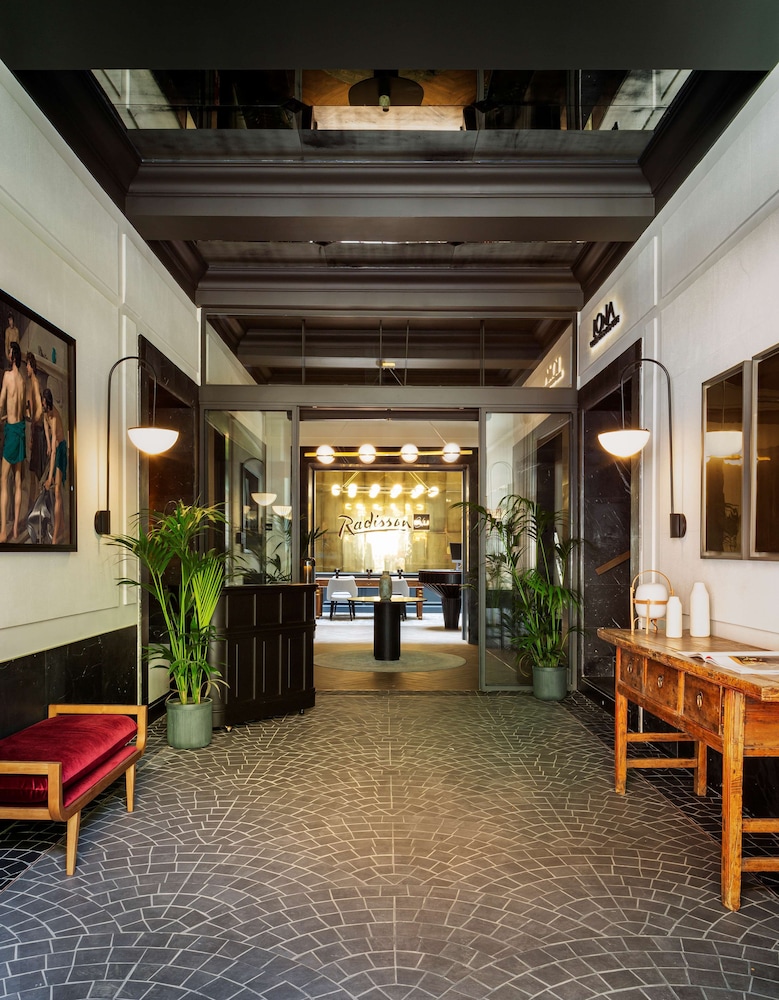 RADISSON BLU MADRID PRADO 55/74
