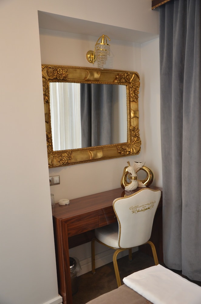 Sahra Airport Hotel 55/56