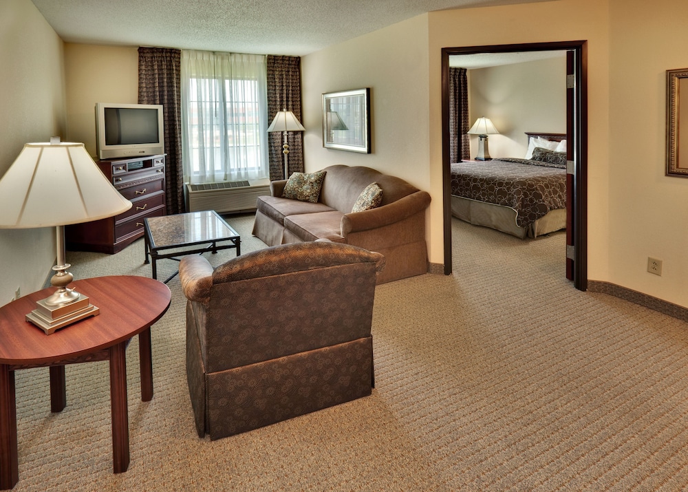 Staybridge Suites West Des Moines 45/76