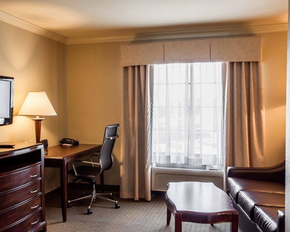 Spark by Hilton Cincinnati Fairfield 39/42